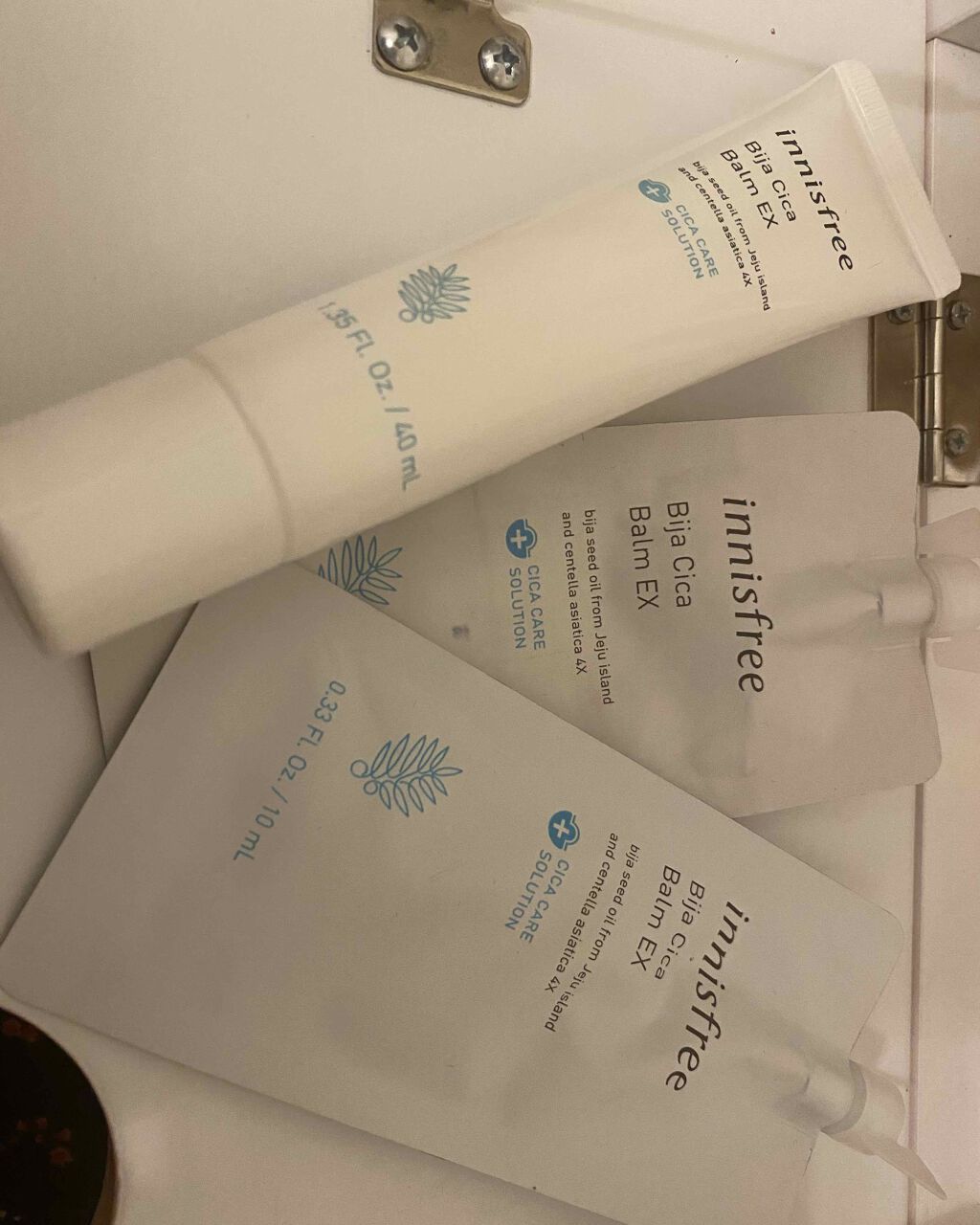 こんにちはむぎです🐻🍒
.
今回ご紹介するのはInnisfreeの
シカバームです！！！
.
シカ系最近増えてますよね？？
ものによってはニキビ跡にきくものもあって、
勘違いするとアルコール分などがはいってて
余計に悪化することも💦
