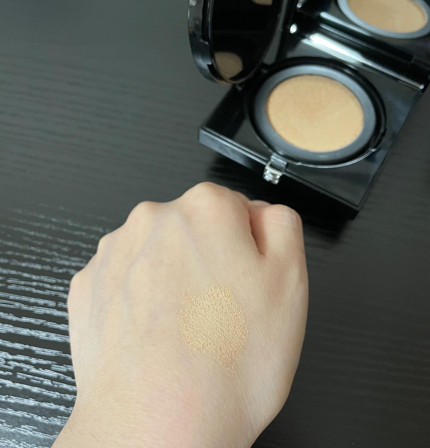 プリズム・リーブル・スキンケアリング・グロウ・クッション/GIVENCHY/クッションファンデーションを使ったクチコミ（2枚目）