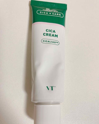 VT
CICA クリーム 50ml
（ジェルクリーム）

トーキューハンズで購入

・塗っていて効果があるのか分からない。赤ニキビ1週間塗って収まらず。

・ジェルが緑

・若干薬っぽい匂いがあるけどキ