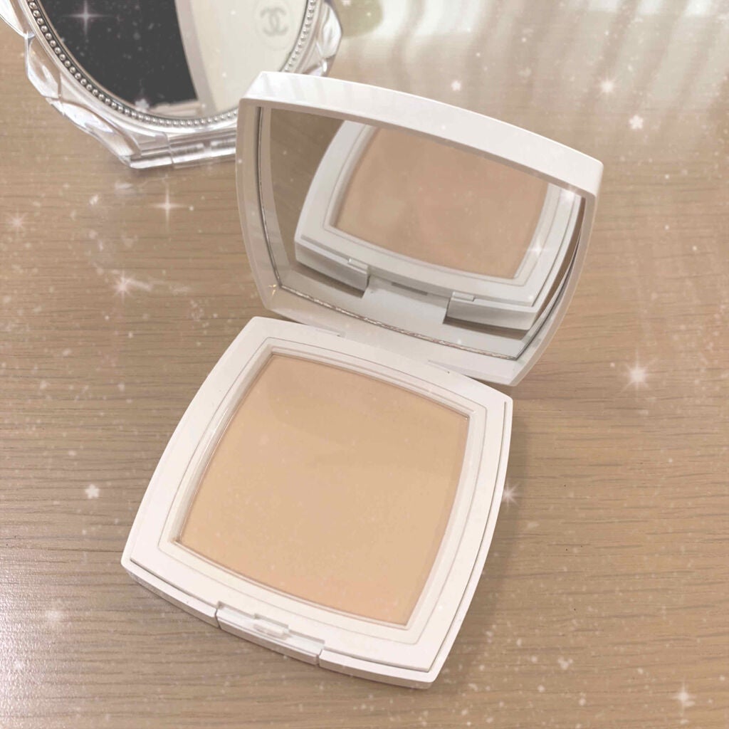 ル ブラン コンパクト ラディアンス 20 ベージュ / CHANEL(シャネル ル ブラン コンパクト ラディアンス 20 ベージュ / CHANEL(シャネル