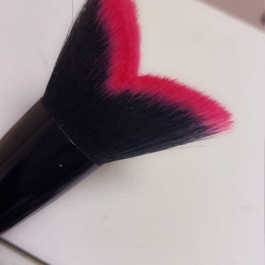 UR GLAM　V POWDER BRUSH（Vパウダーブラシ）/U R GLAM/メイクブラシを使ったクチコミ（2枚目）