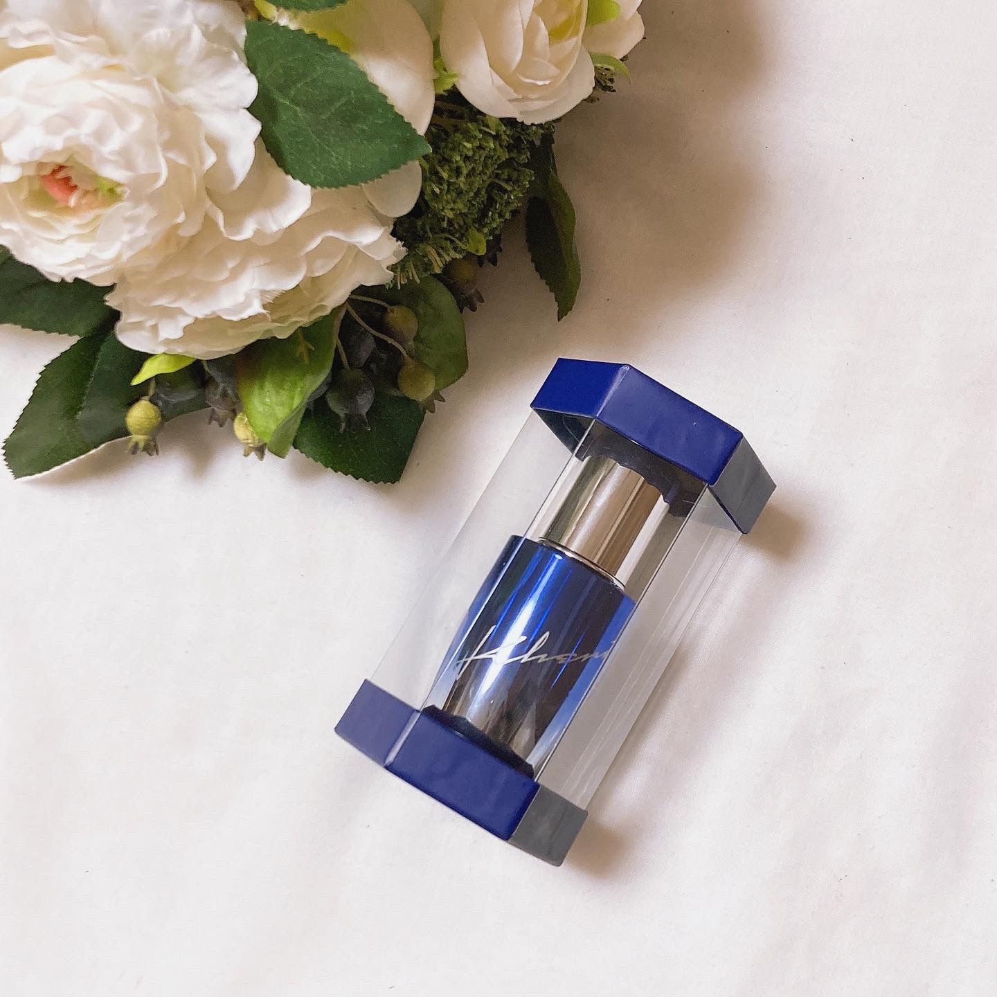 KHERI（ヘリ）
シュリアンオイルを使ってるよ♪

高級感あって素敵なパッケージ💕
朝のスタイリングに使ってるけど
香りも良いし、髪が毛先まで良い感じにまとまるの☺️
 
植物由来99%以上のナチュラルオイルで
お風呂上がりのヘ