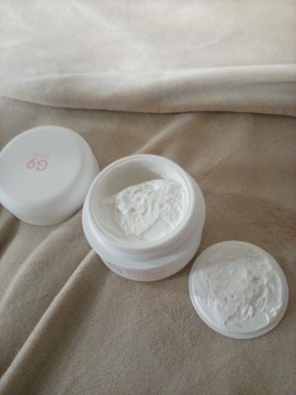 WHITE WHIPPING CREAM(ウユクリーム)/G9SKIN/化粧下地を使ったクチコミ（3枚目）