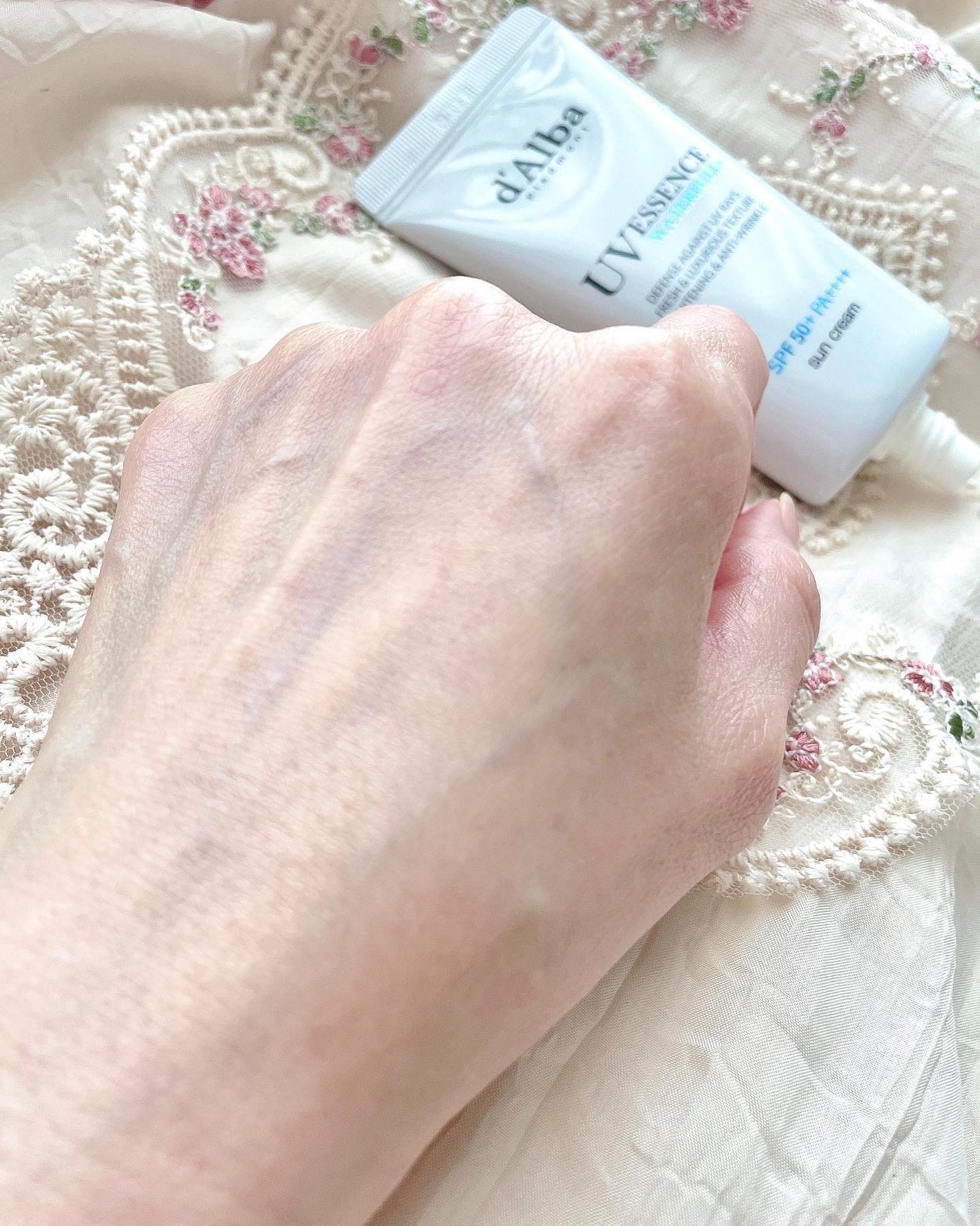 ダルバ ウォータフル エッセンス サンクリーム/ダルバ/日焼け止めクリームを使ったクチコミ(4枚目)