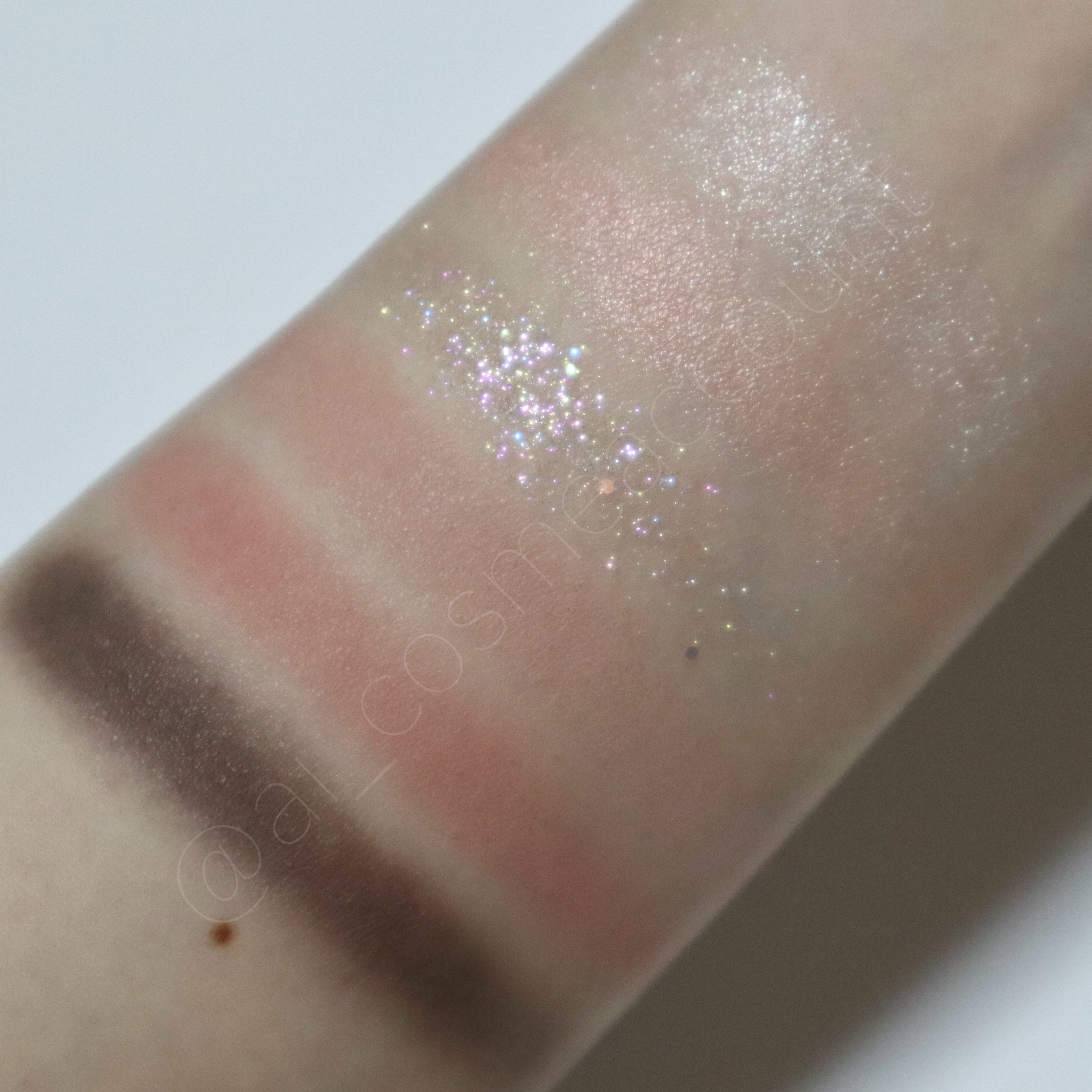 フォーエバー6アイパレット/Laka/アイシャドウパレットを使ったクチコミ（2枚目）