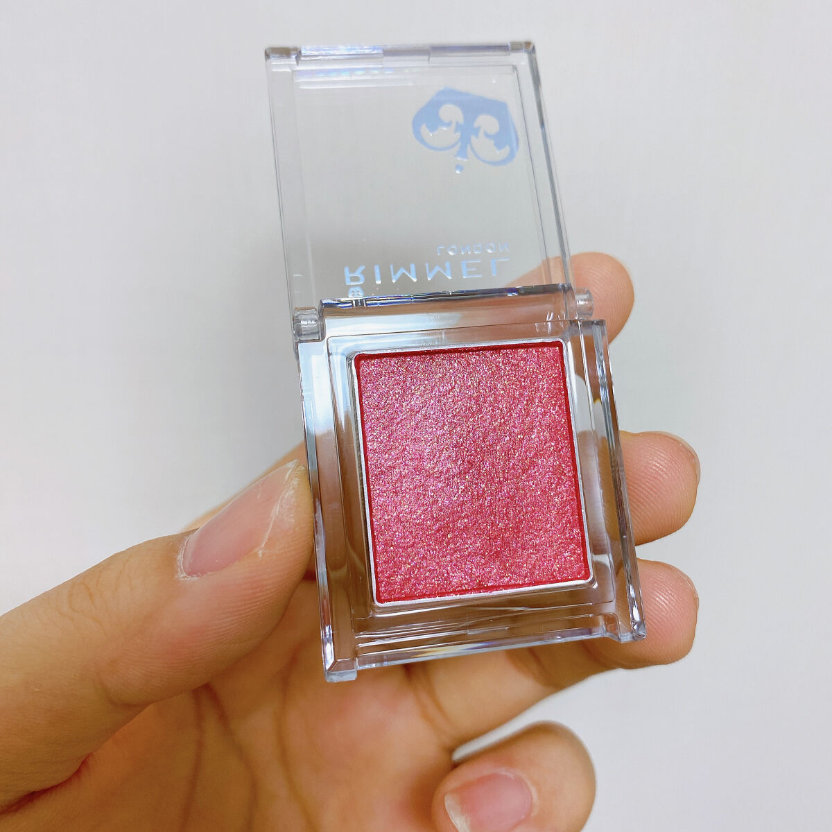 プリズム パウダーアイカラー/リンメル ロンドン/単色アイシャドウを使ったクチコミ（2枚目）