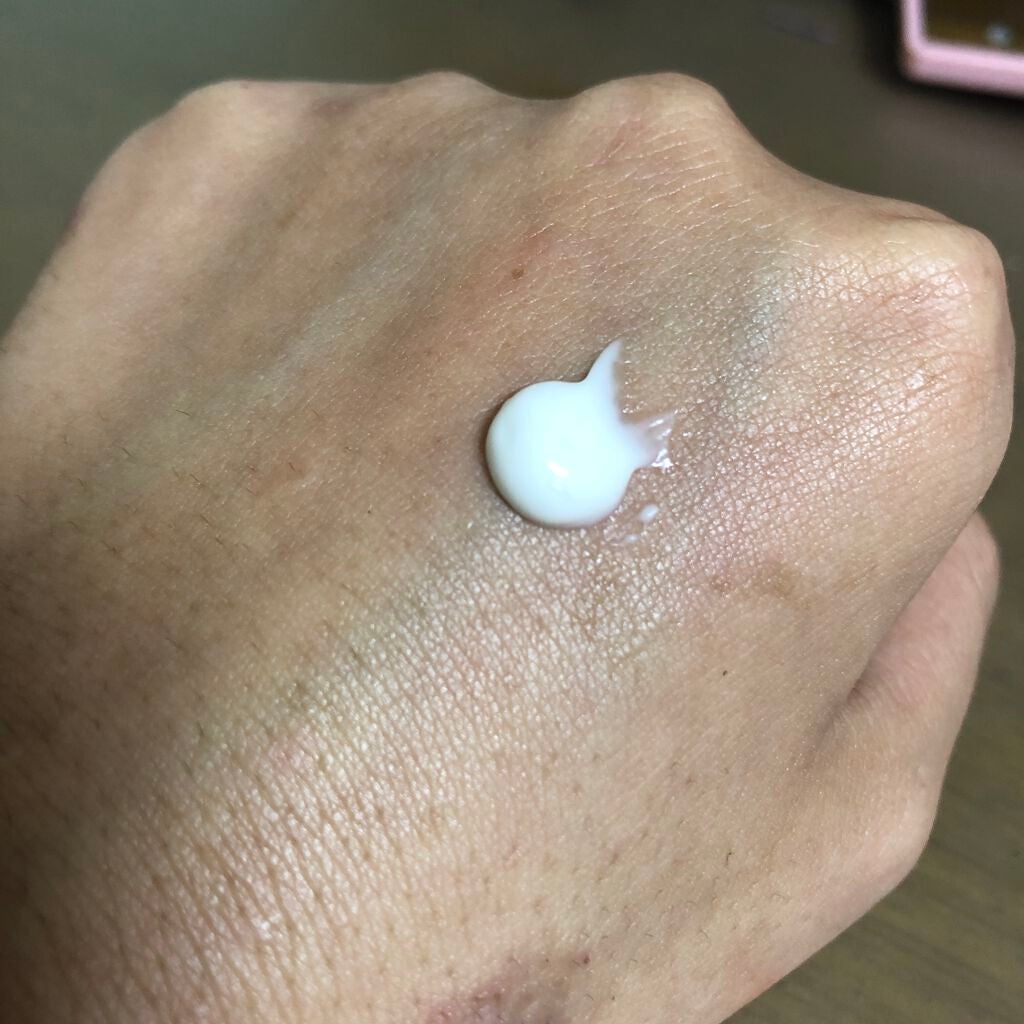 ハンドクリーム バニラ&ハニーの香り/クナイプ/ハンドクリームを使ったクチコミ(2枚目)