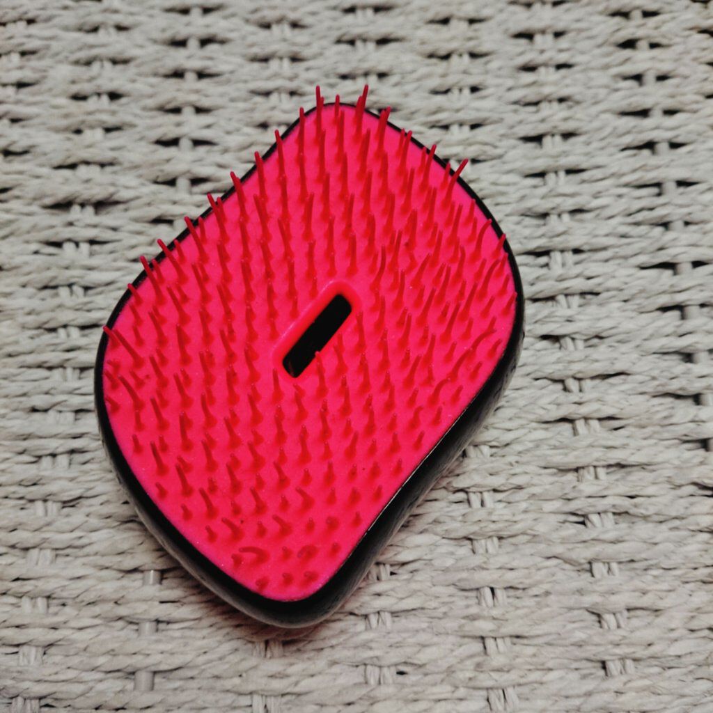 コンパクトスタイラー/TANGLE TEEZER/ヘアブラシを使ったクチコミ（2枚目）