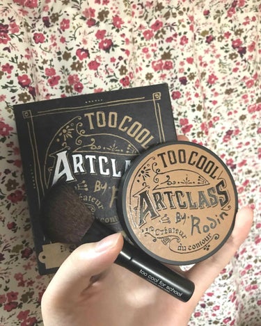 Qoo10で購入

Too cool for schoolの【ARTCLASS By Rodin】
シェーディングです！こちらブラシ付きでした

評価は★★★★

サッと手や顔で試して見ました。
結構プ