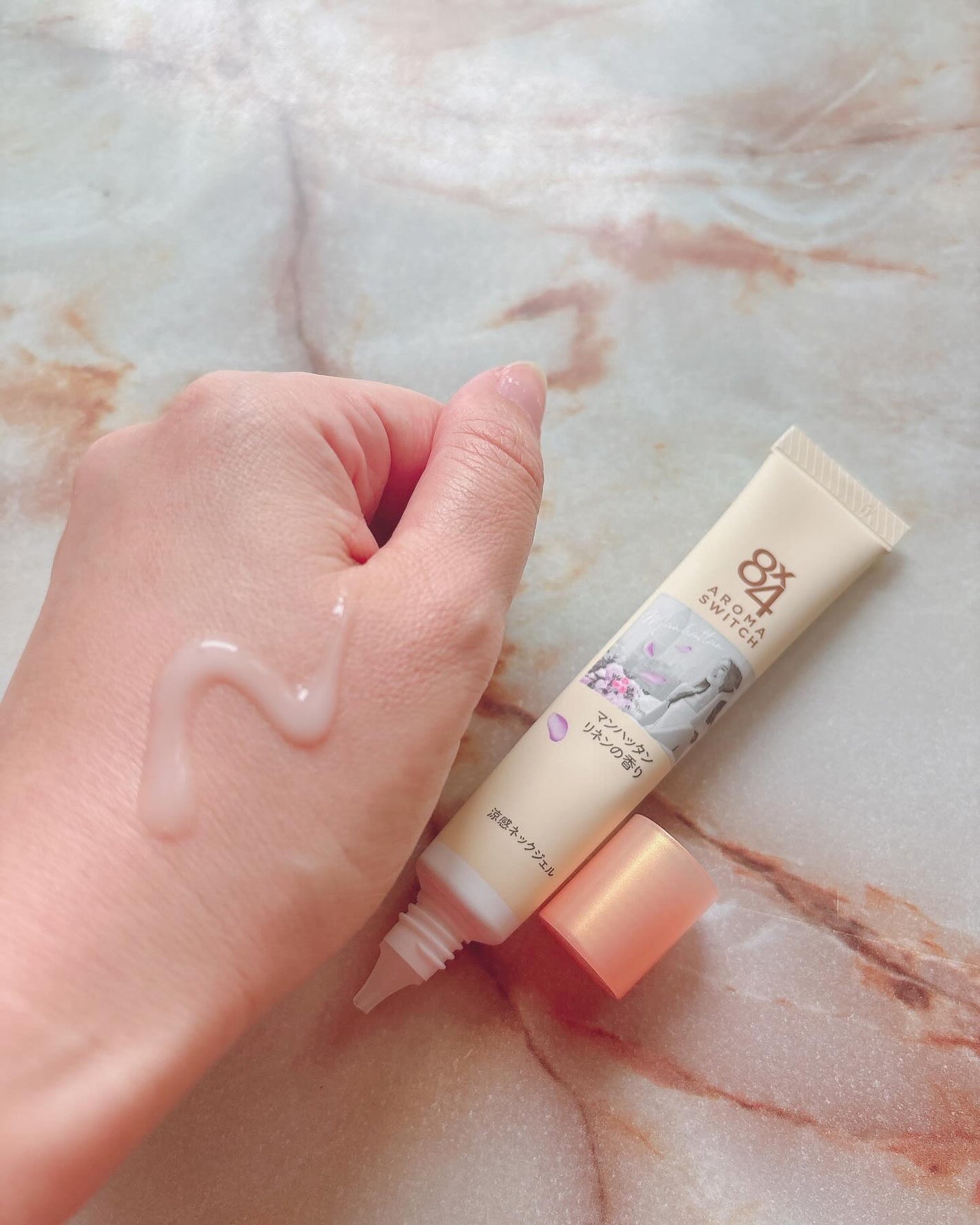 8x4 アロマスイッチ 涼感ネックジェル マンハッタンリネンの香り/8x4/デオドラント・制汗剤を使ったクチコミ(2枚目)