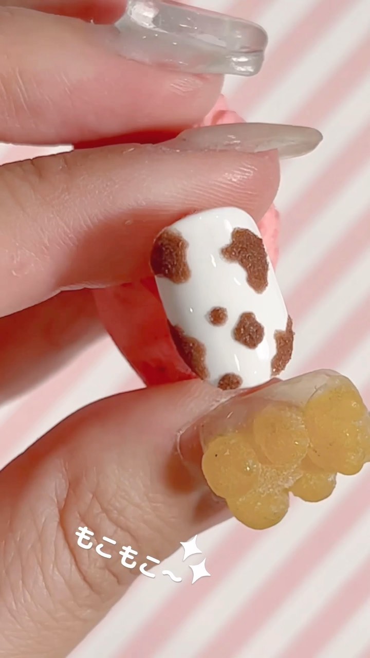 #ネイル,#牛柄ネイルのネイルデザイン