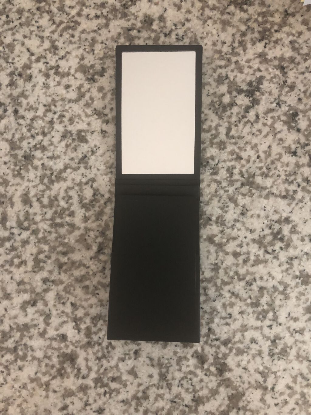 オイル コントロール ティッシュ/CHANEL/あぶらとり紙を使ったクチコミ（2枚目）