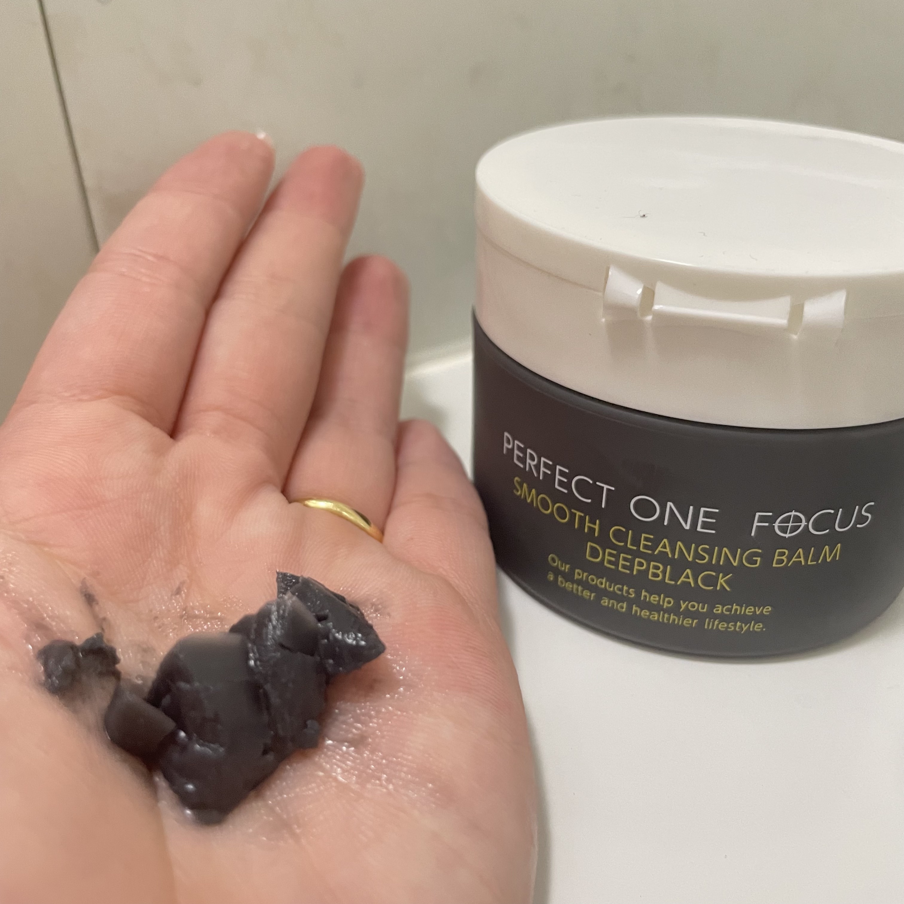 パーフェクトワンフォーカス スムースクレンジングバーム ディープブラック/PERFECT ONE  FOCUS/クレンジングバームを使ったクチコミ（2枚目）