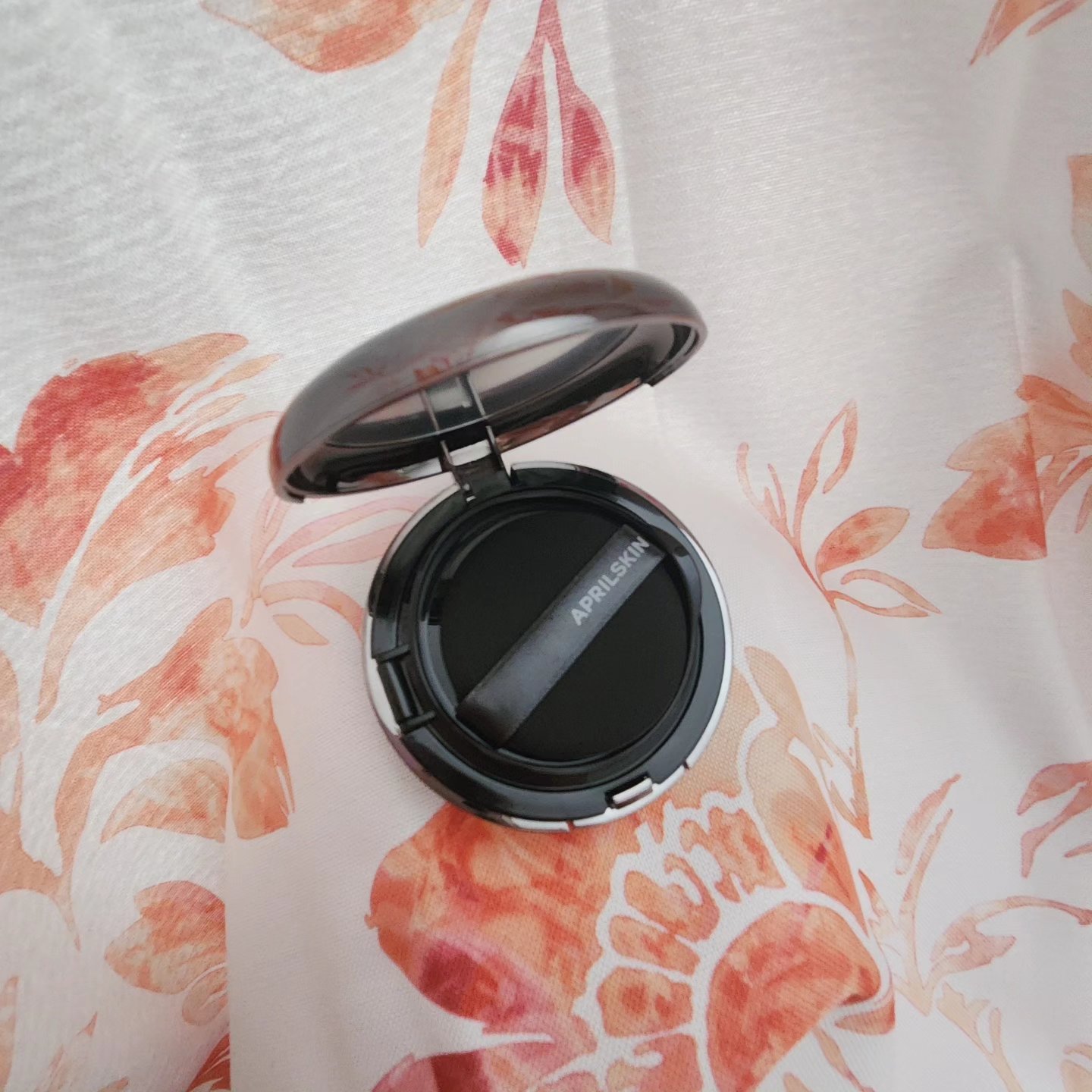 ハイパーカバーフィットクッション  グラファイト/APRILSKIN/クッションファンデーションを使ったクチコミ（2枚目）