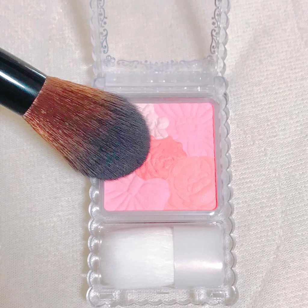 ヴィセ アヴァン フェイスパウダーブラシ 04/Visée/メイクブラシを使ったクチコミ（2枚目）