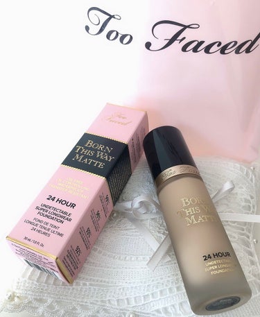 ボーン ディス ウェイ アンディテクタブル 24H マット ファンデーション スノー/Too Faced/リキッドファンデーションを使ったクチコミ（1枚目）