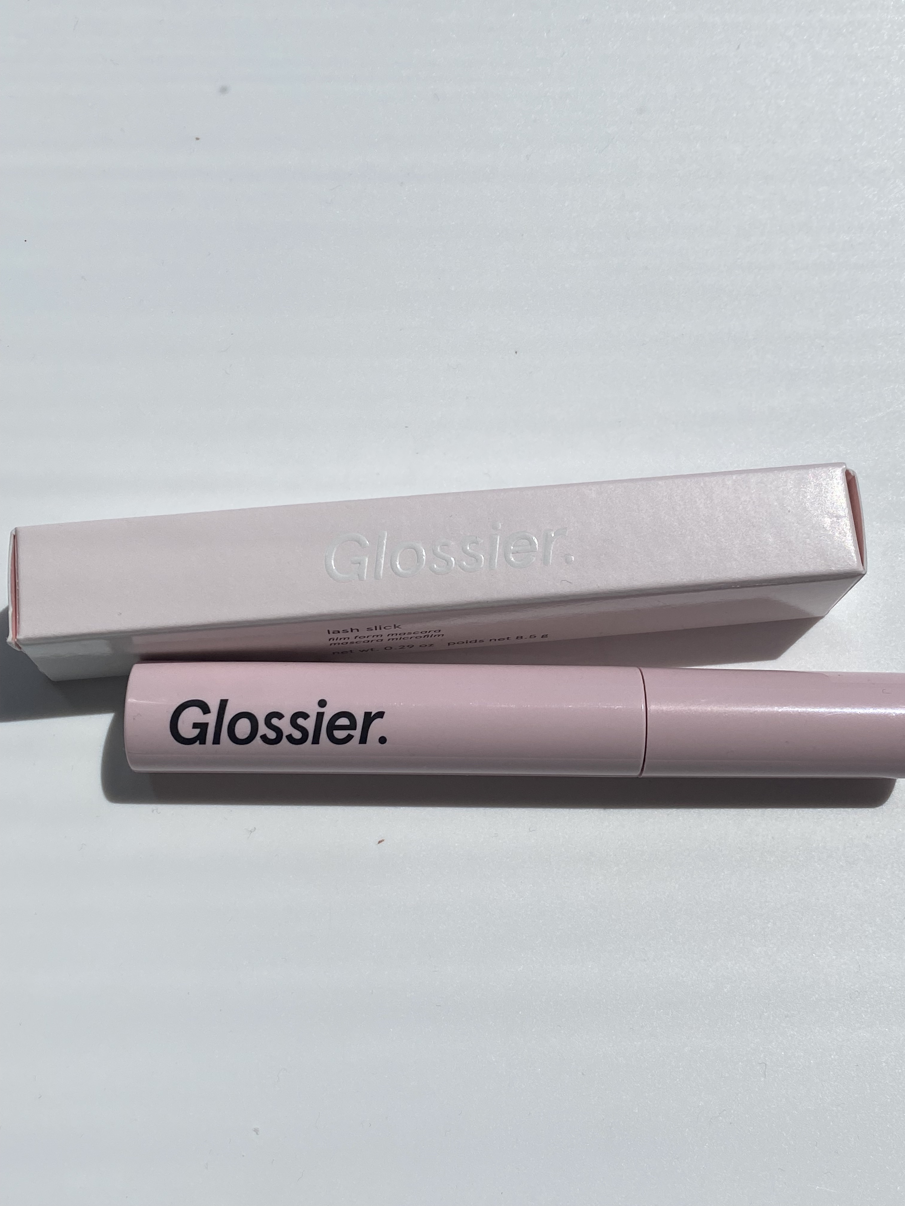 glossier
マスカラ

お湯落ちタイプでかなり綺麗に伸びるマスカラ✨
お気に入りTOP5には入るくらいの優秀さ💞
マツエクしたようなロングまつ毛に💫
ダマにならずにスルッとしたロングまつ毛が作れます😉
ただ、手に入れるのが難しい