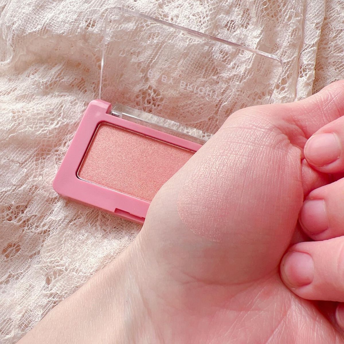 フェイスシャインブラッシャー/BabyBright/パウダーチークを使ったクチコミ(3枚目)