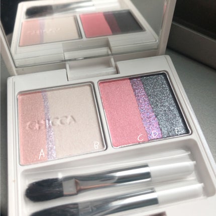 フローレスグロウ リッドテクスチャー アイシャドウ/CHICCA/アイシャドウパレットを使ったクチコミ(4枚目)