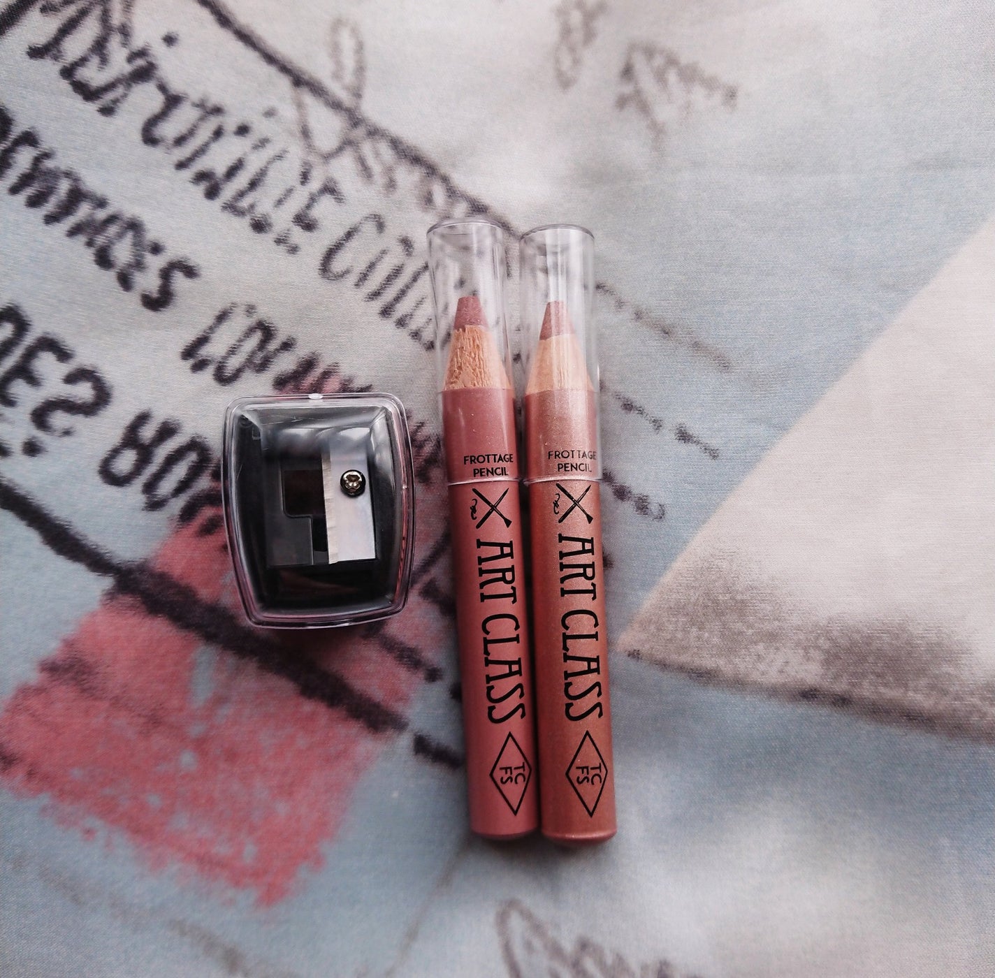 アートクラス フロッタージュペンシル/too cool for school/スティックアイシャドウを使ったクチコミ(2枚目)