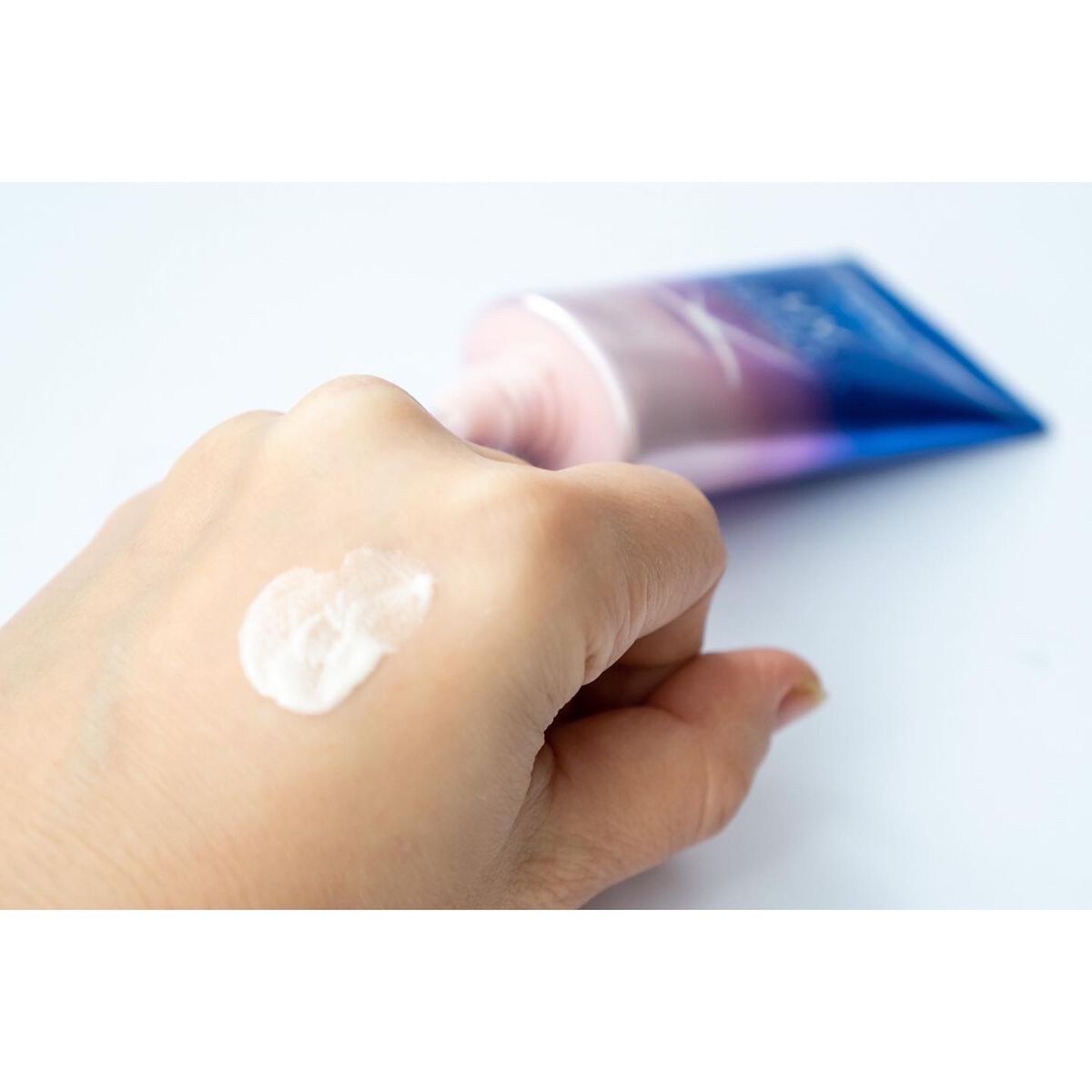 ニベアUV ディープ プロテクト＆ケア トーンアップ エッセンス/ニベア/日焼け止めローションを使ったクチコミ（3枚目）