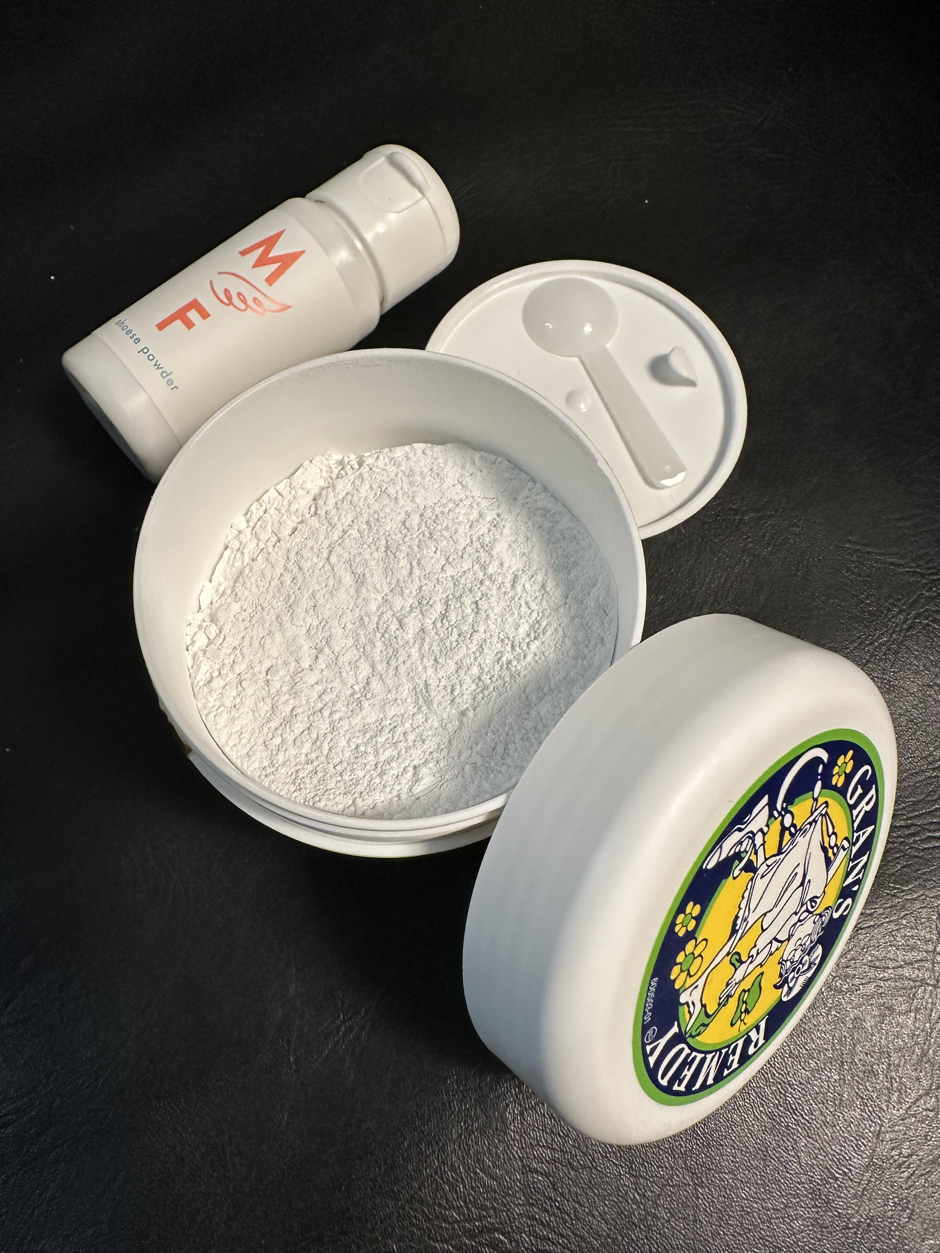 グランズレメディ フットパウダー オリジナル/グランズレメディ/デオドラント・制汗剤を使ったクチコミ（1枚目）