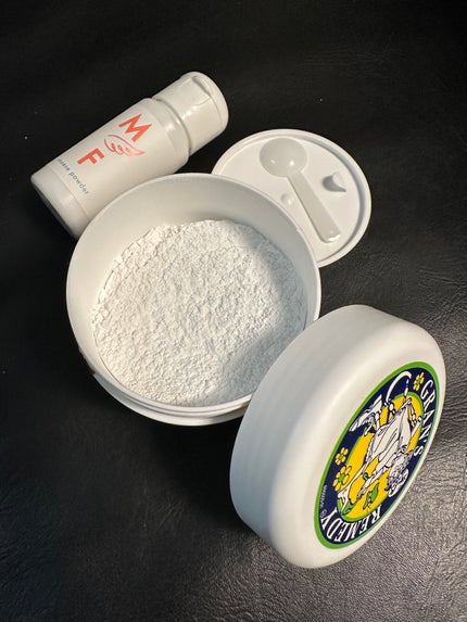 グランズレメディ フットパウダー オリジナル/グランズレメディ/デオドラント・制汗剤を使ったクチコミ(1枚目)