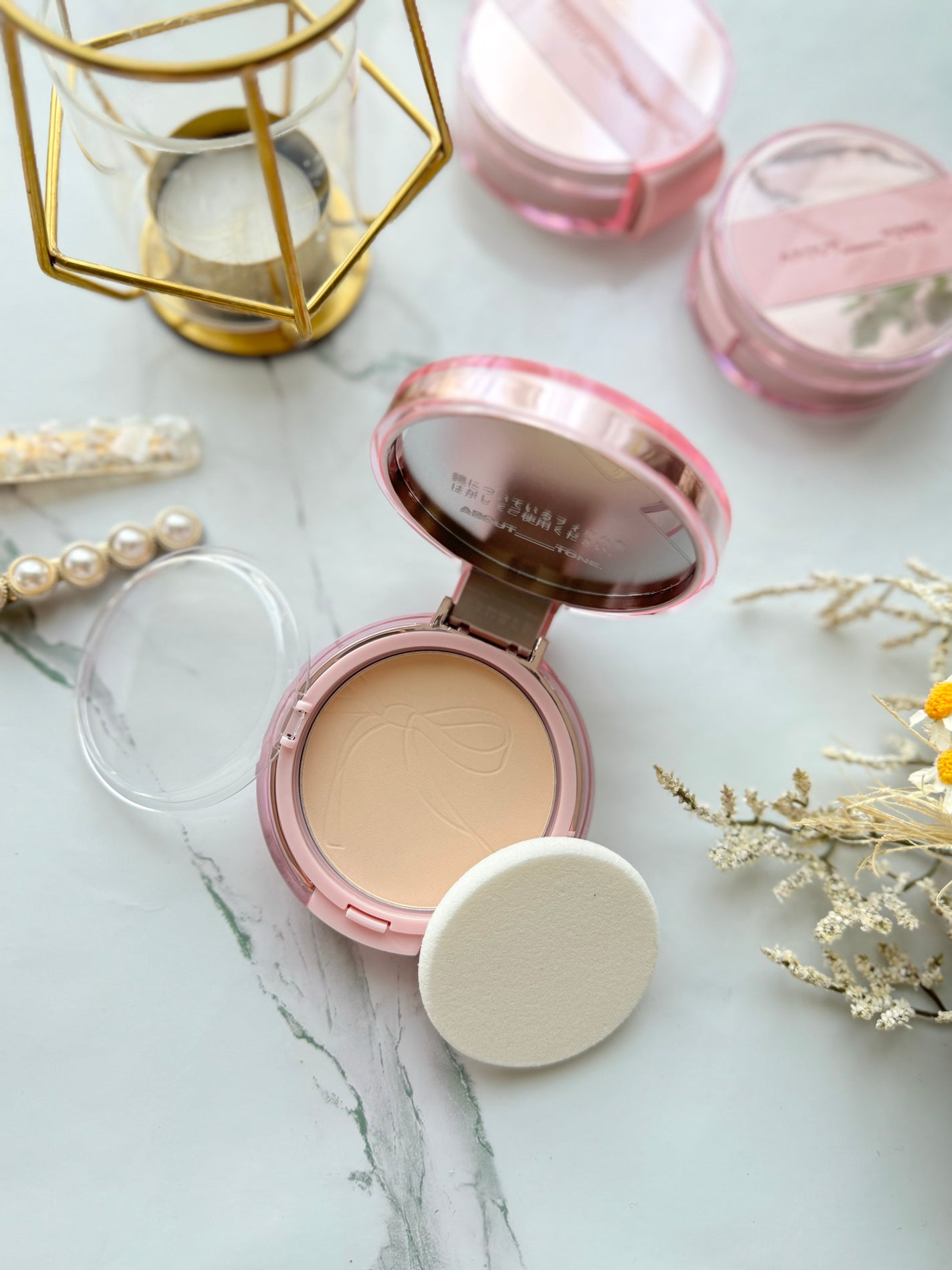 arisya08 on LIPS 「アバウトトーンザ・ブラーパウダーパクト全3色🩷01.ライト 0..」(2枚目)