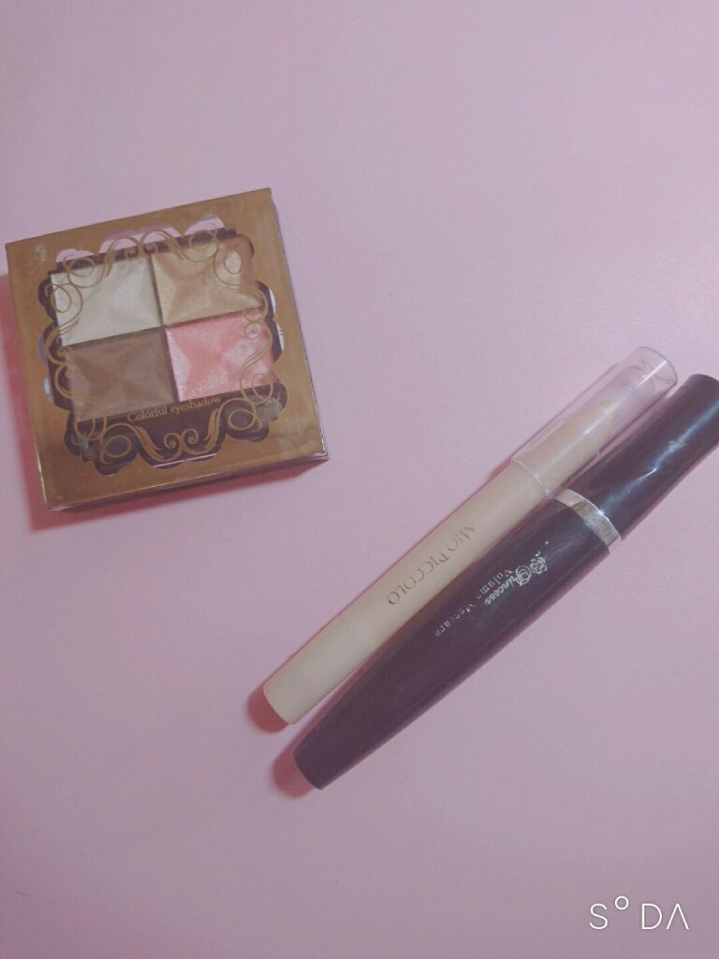 カラフルアイシャドウ/DAISO/アイシャドウパレットを使ったクチコミ(2枚目)