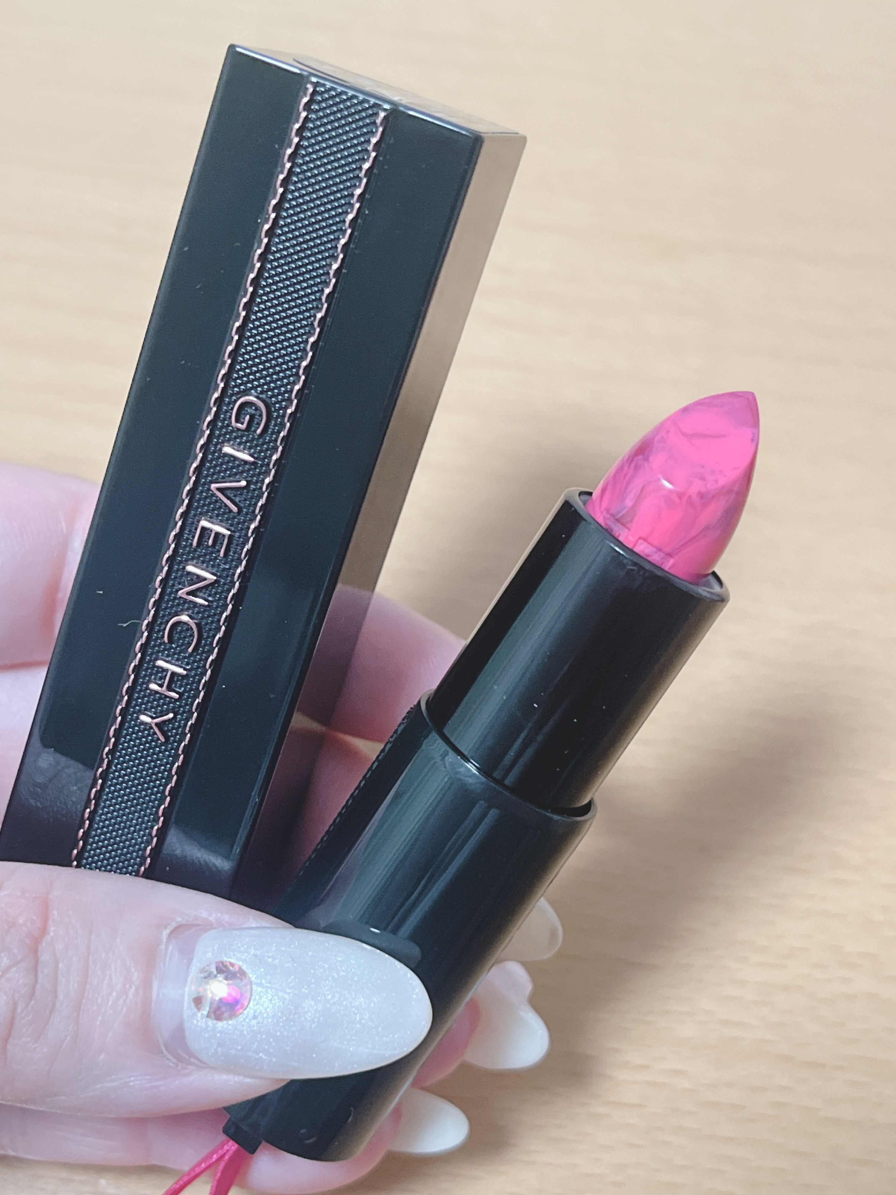 ルージュ・アンテルディ/GIVENCHY/口紅を使ったクチコミ（2枚目）