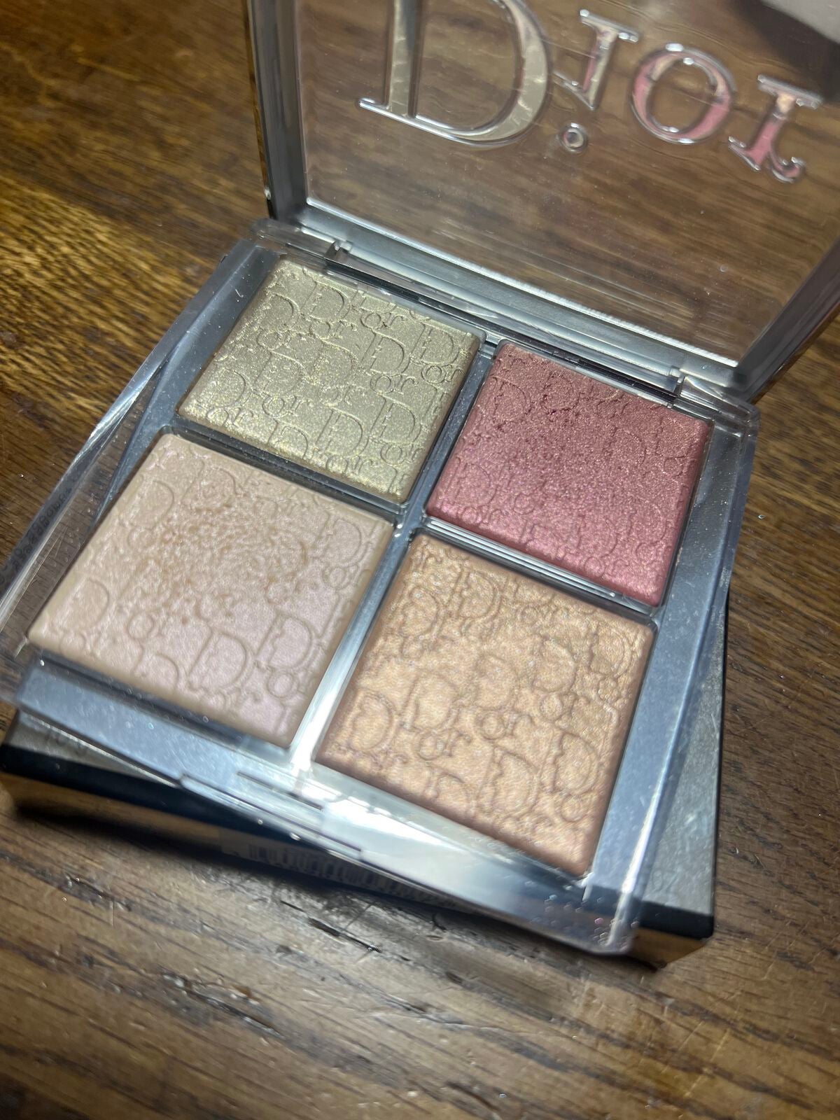 【旧】ディオール バックステージ フェイス グロウ パレット/Dior/ハイライトを使ったクチコミ(1枚目)