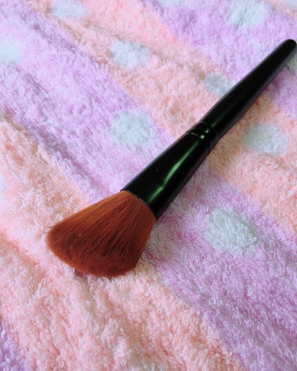 チークブラシななめカット/crayontouch-me/メイクブラシを使ったクチコミ(1枚目)