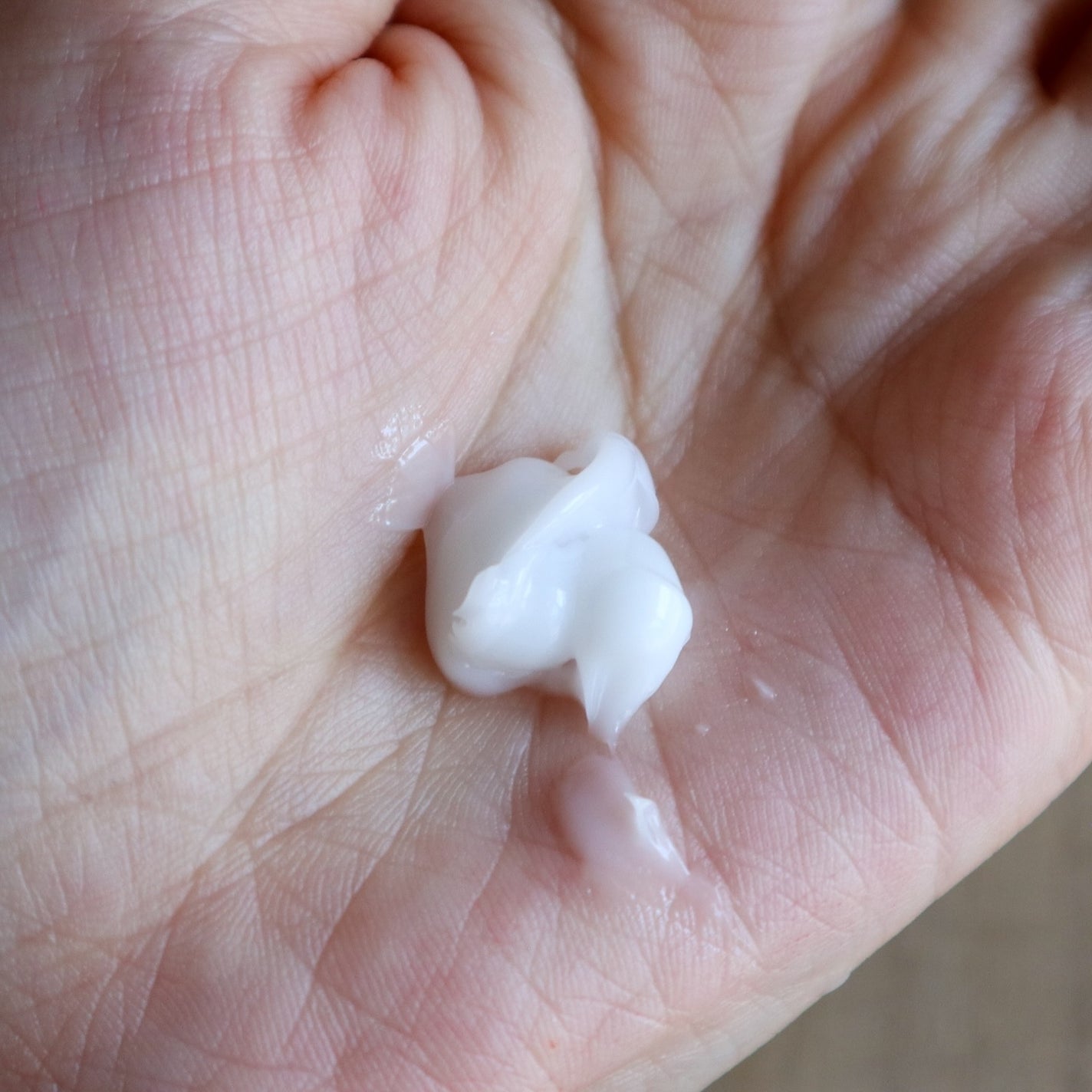 ハードフィックスヘアマスカラ/narka/その他スタイリングを使ったクチコミ(6枚目)