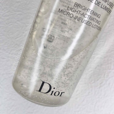 Dior スノー ブライトニング エッセンスローションのクチコミ「❄️Dior snow❄️

スキンケアで一番好きなシリーズです❤︎

スキンケアはとにかく美.....」（2枚目）