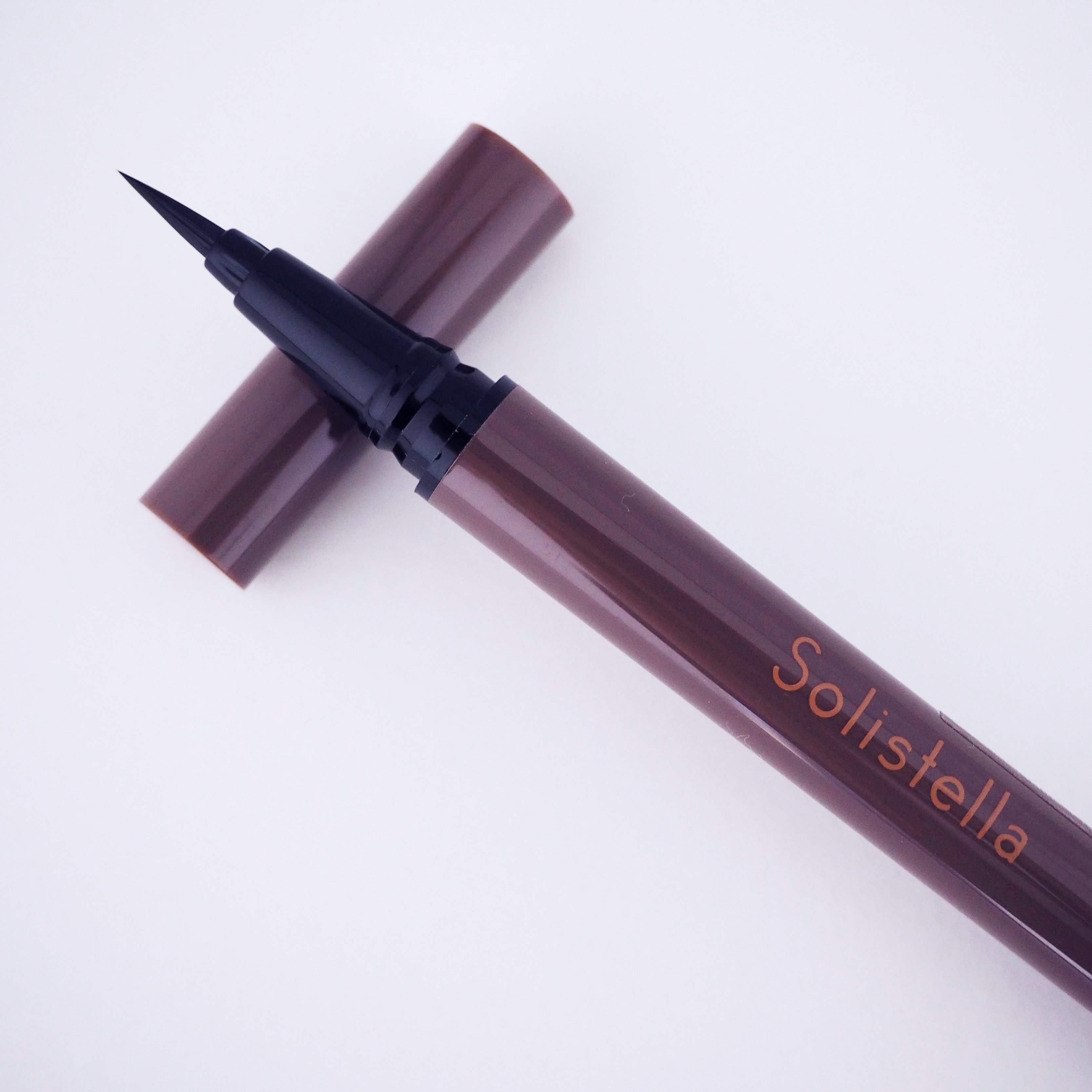 ダークブラウン