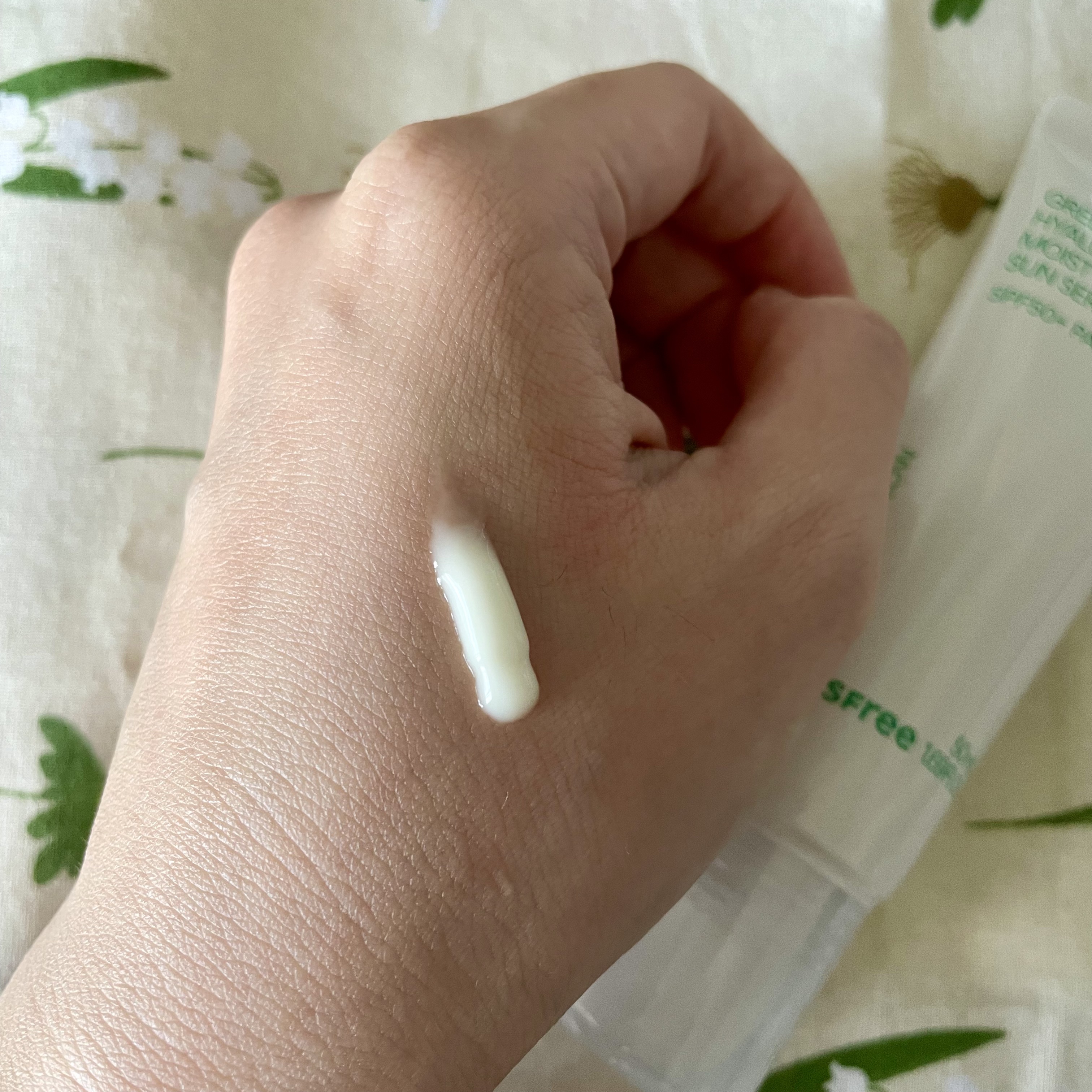 グリーンティー ヒアルロン サン セラム SPF50+ / PA++++/innisfree/日焼け止めローションを使ったクチコミ（2枚目）