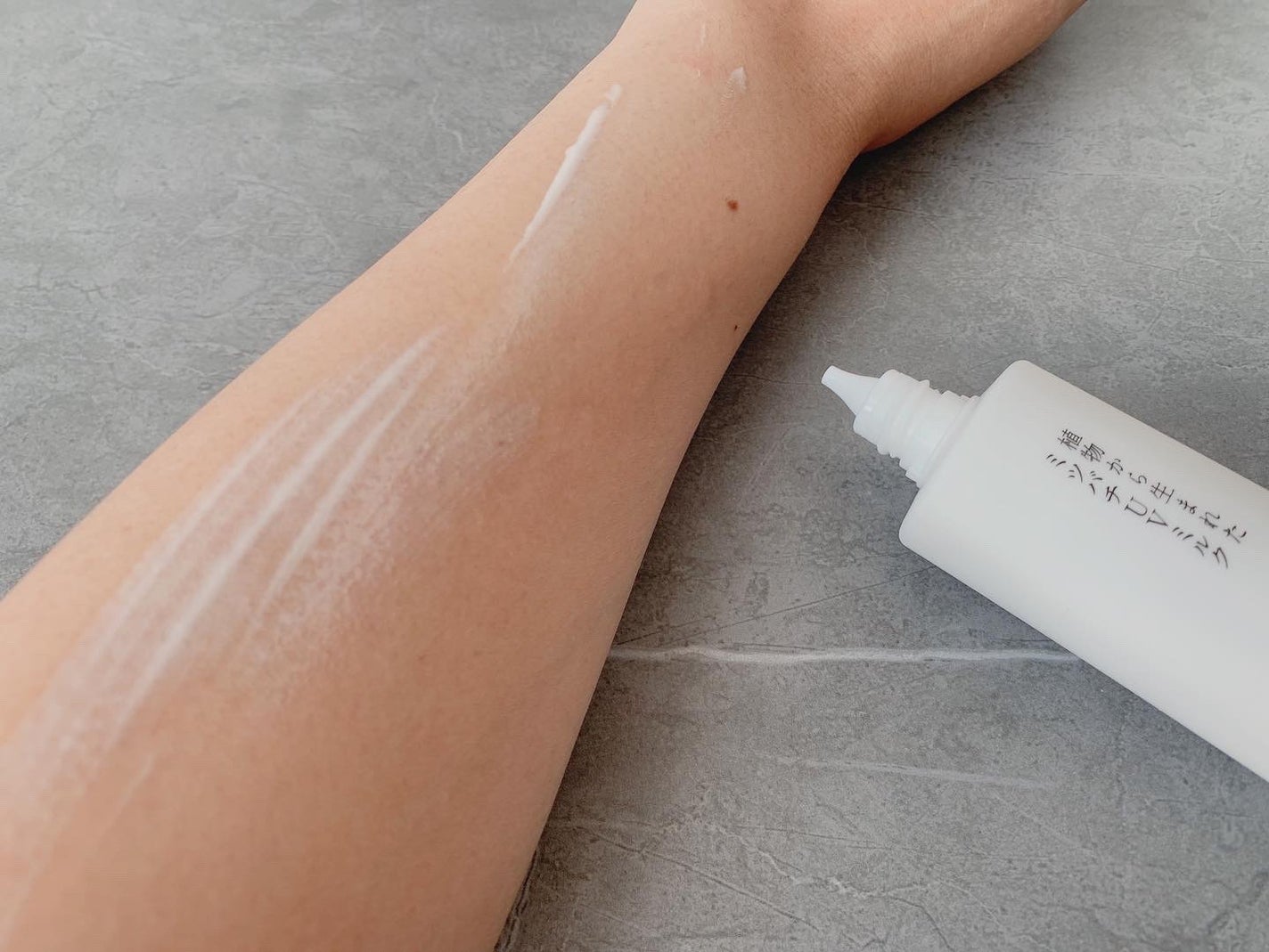 植物から生まれたミツバチUVミルク/アピセラピーコスメティクス/日焼け止めミルクを使ったクチコミ(3枚目)