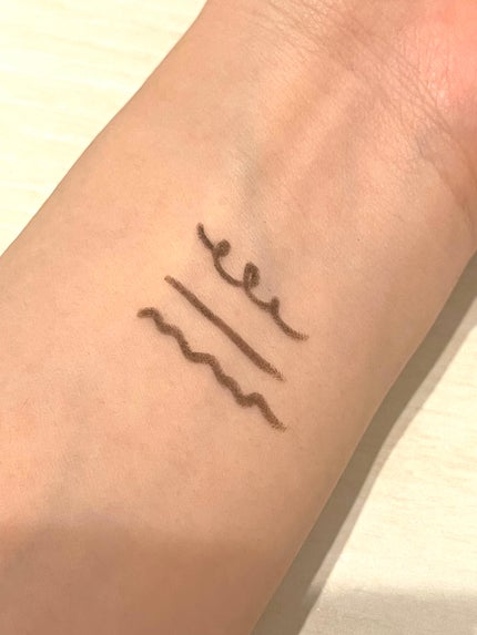 「密着アイライナー」極細クリームペンシル/デジャヴュ/ペンシルアイライナーを使ったクチコミ(2枚目)