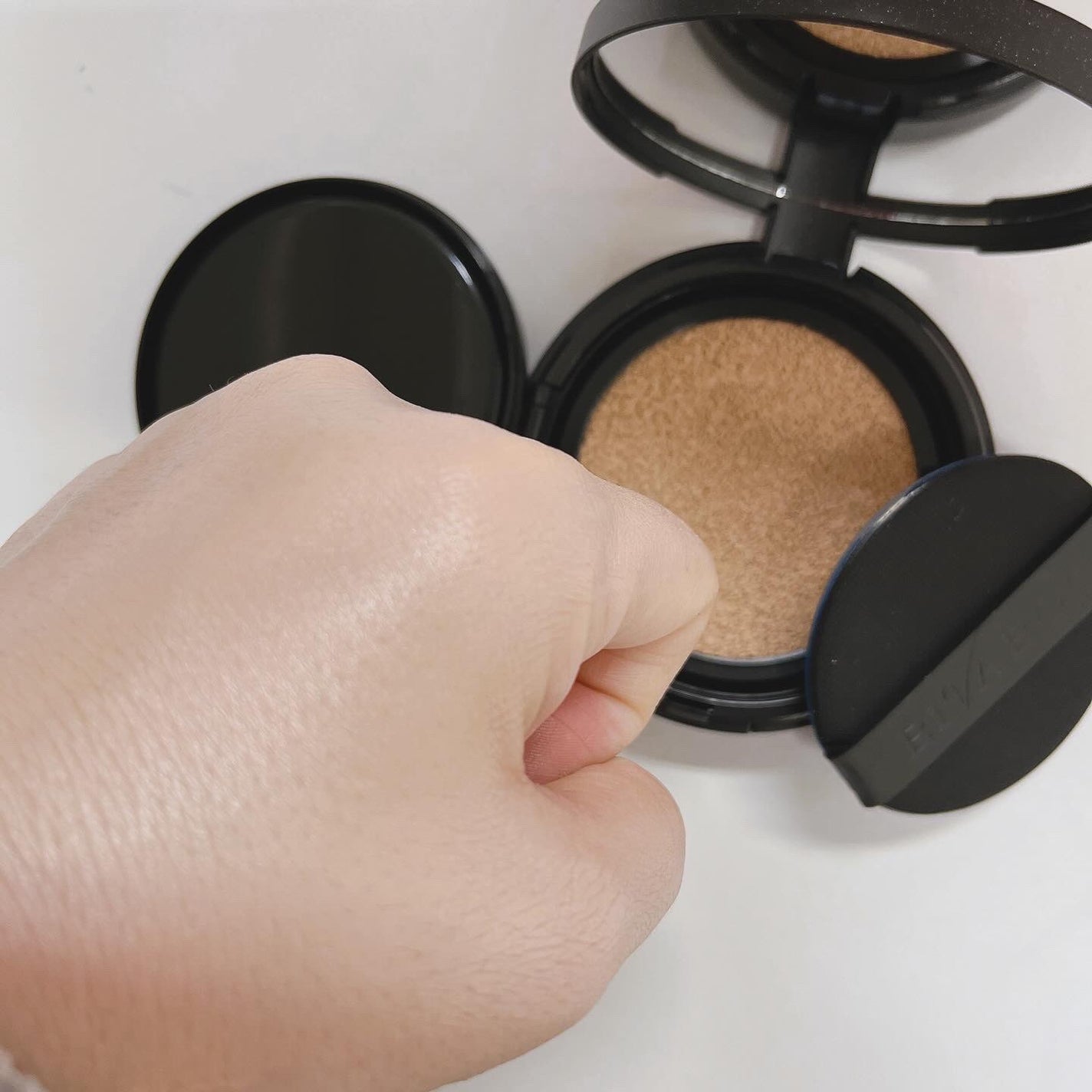 ベルベットジュエルクッション/BIVABOO/クッションファンデーションを使ったクチコミ(3枚目)