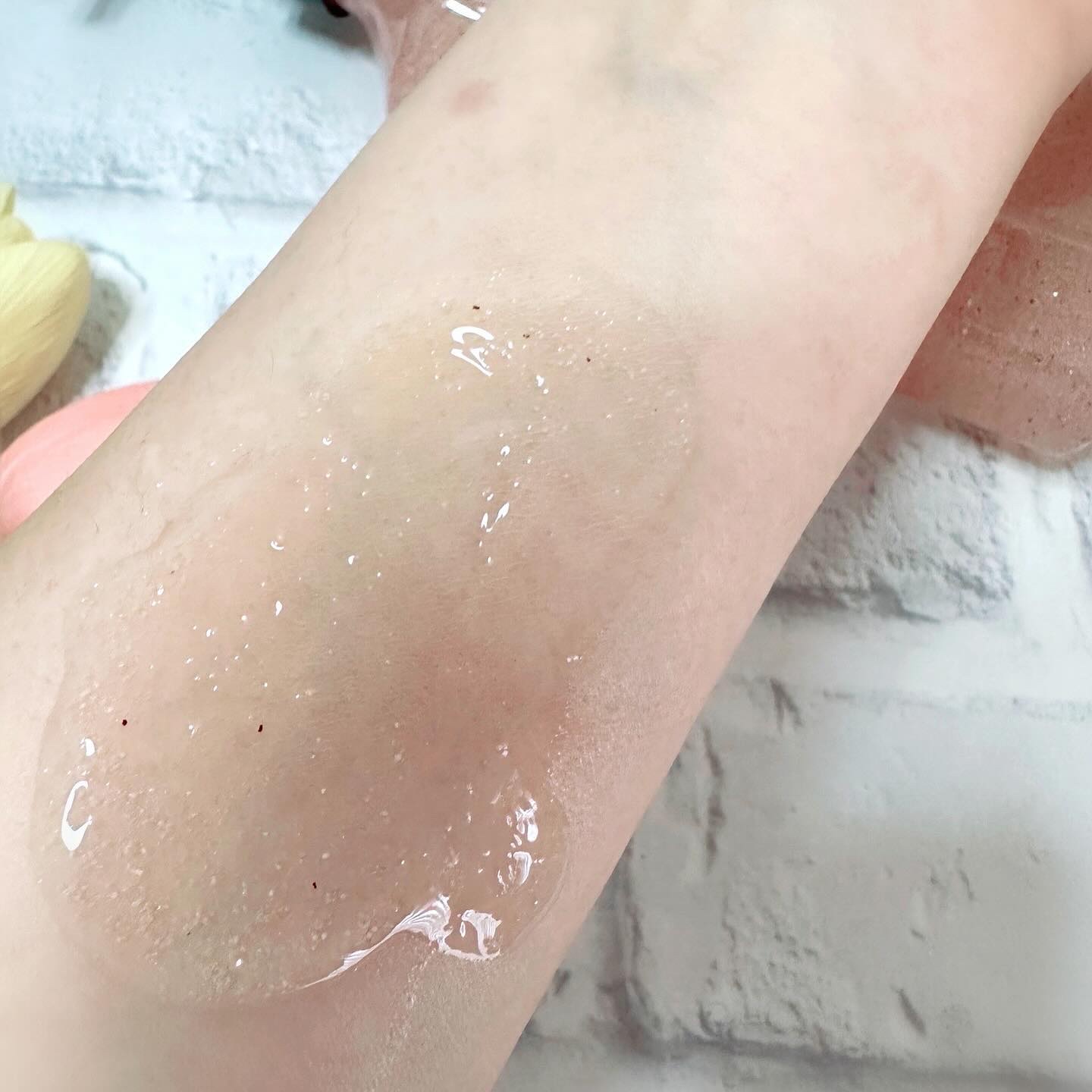 スクラブボディウォッシュ フラワーマーケット ホワイトチューリップ/LUV SCENT/ボディスクラブを使ったクチコミ（3枚目）