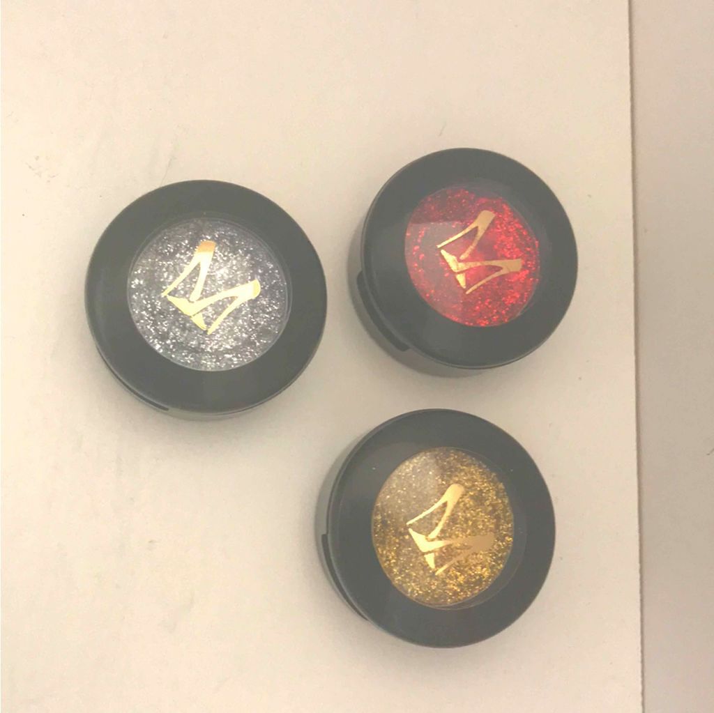 くろがみ on LIPS 「こんにちは!〔くろがみ〕と申します!これからたくさんコスメを説..」(1枚目)