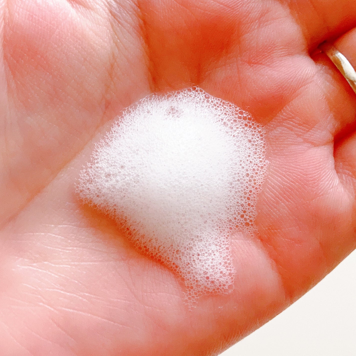 レイヴィーフォームボディシャンプーローヤルゼリー/Leivy/ボディソープを使ったクチコミ(5枚目)