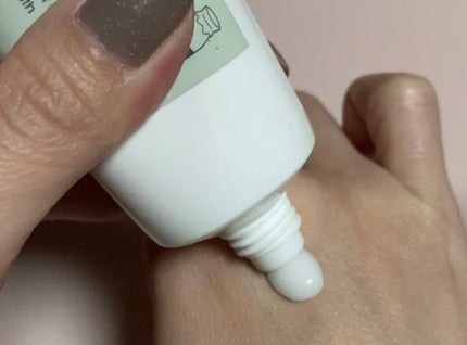 DAISO ミルクハンドクリームのクチコミ「【使った商品】
#DAISO
ミルクハンドクリーム
【商品の特徴】
■日本製
□50g入り、.....」(3枚目)