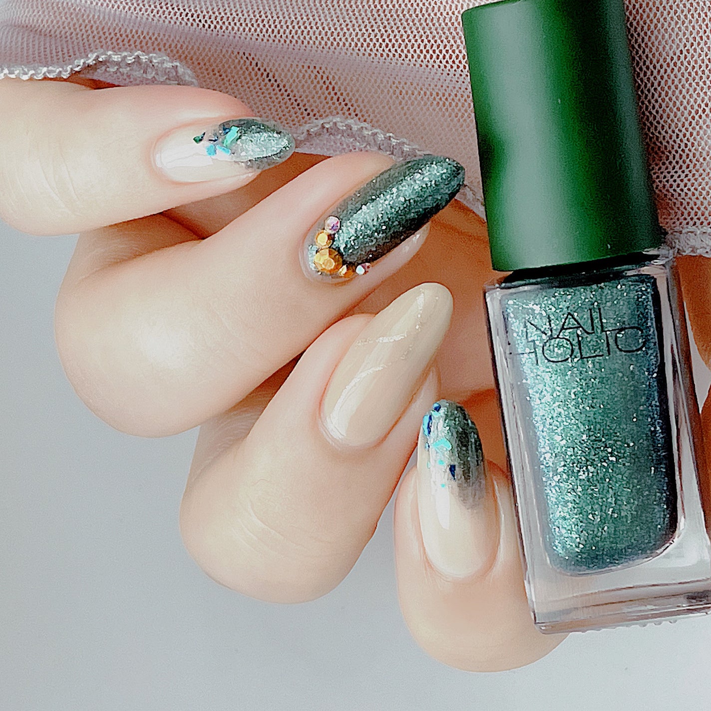 ネイルホリック パーティーフレーク/ネイルホリック/マニキュアを使ったクチコミ(5枚目)