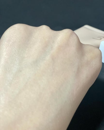 リア on LIPS 「ナンバーズイン(numbuzin) 3番ノーファンデ陶器肌トー..」(4枚目)