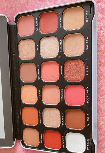 Forever Flawless Decadent Eyeshadow Palette/MAKEUP REVOLUTION/アイシャドウパレットを使ったクチコミ(4枚目)