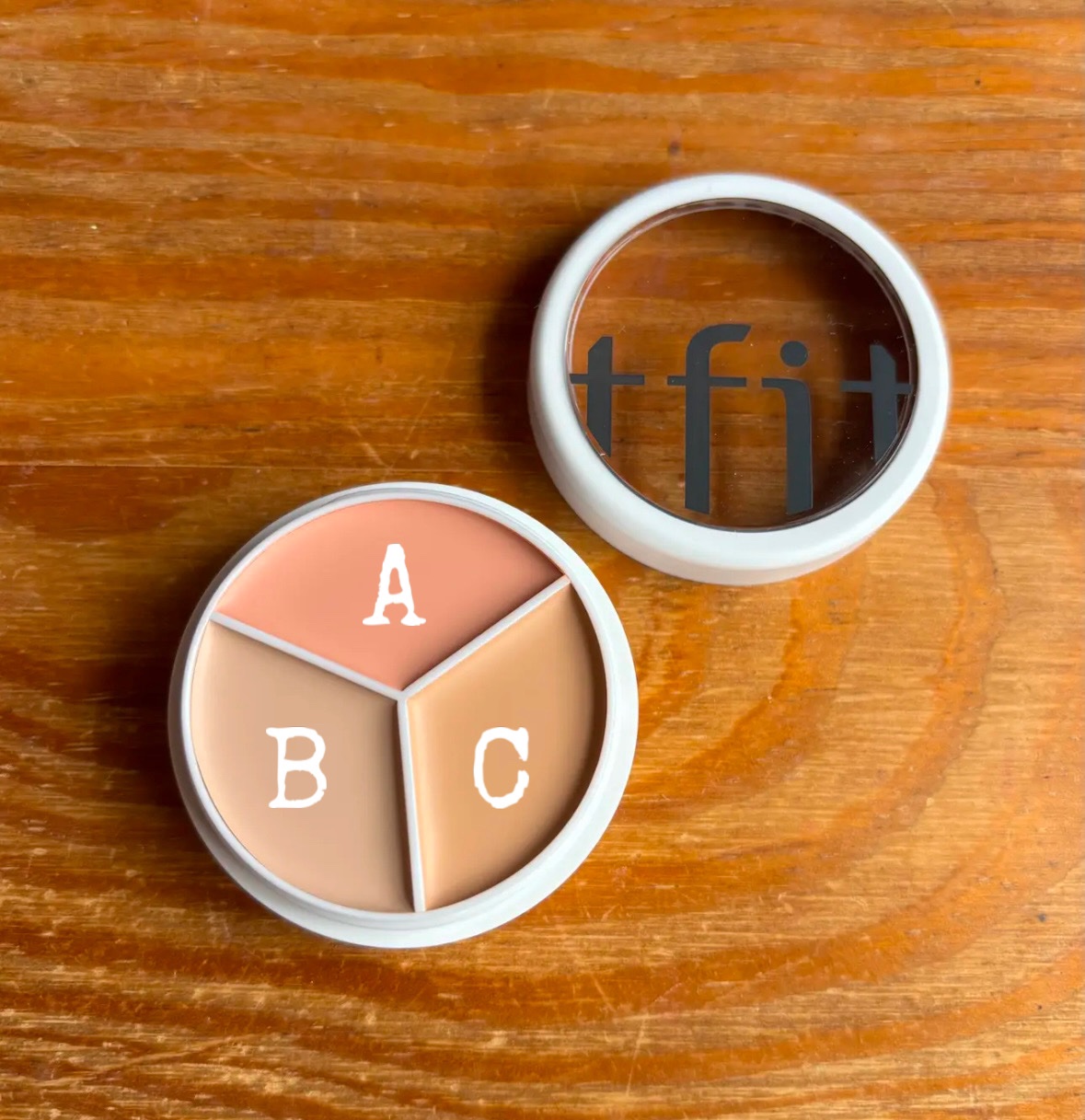 カバーアッププロコンシーラー/TFIT/パレットコンシーラーを使ったクチコミ（2枚目）