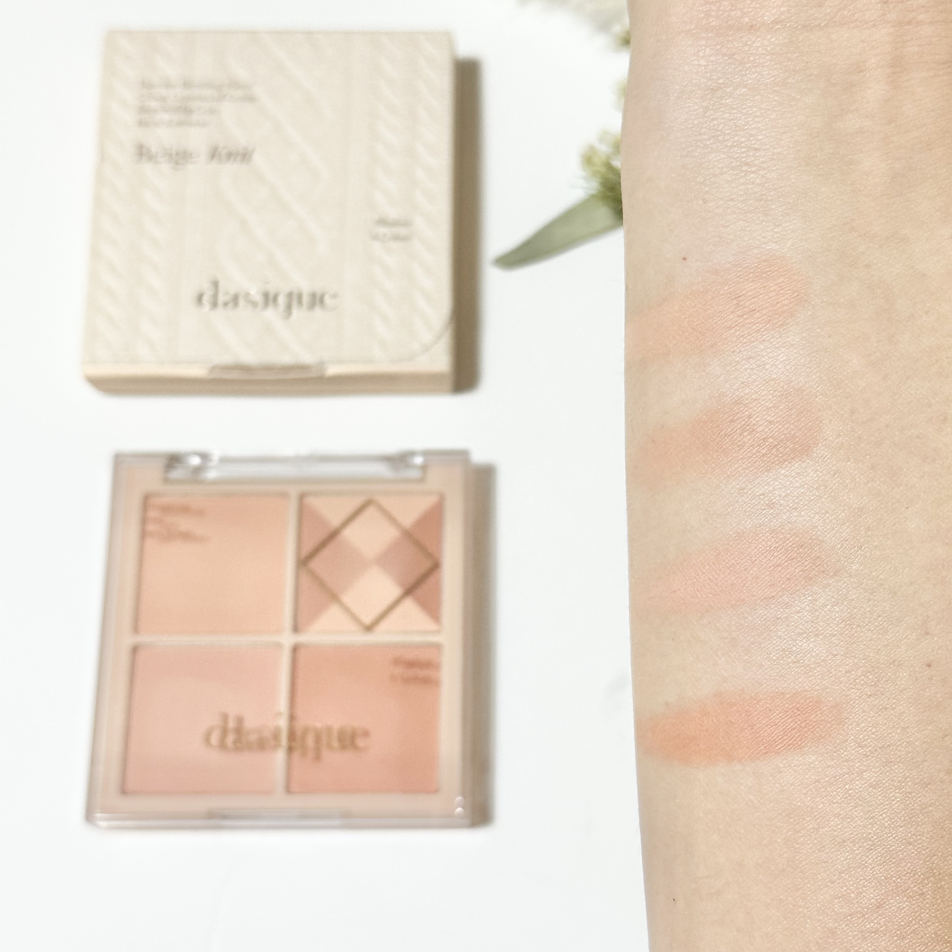 ブレンディングムードチーク 04 ベージュニット/dasique/パウダーチークを使ったクチコミ（2枚目）