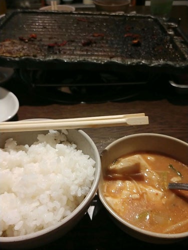 （写真は年末の味噌チゲとサムギョプサルと後輩（元吉本所属芸人）。ギョプサルは野菜も多く、食べる美容液）
この香水気にいってる。誰か買ってくれないかな。（お金は良いけど、買う手間が惜しい😁）