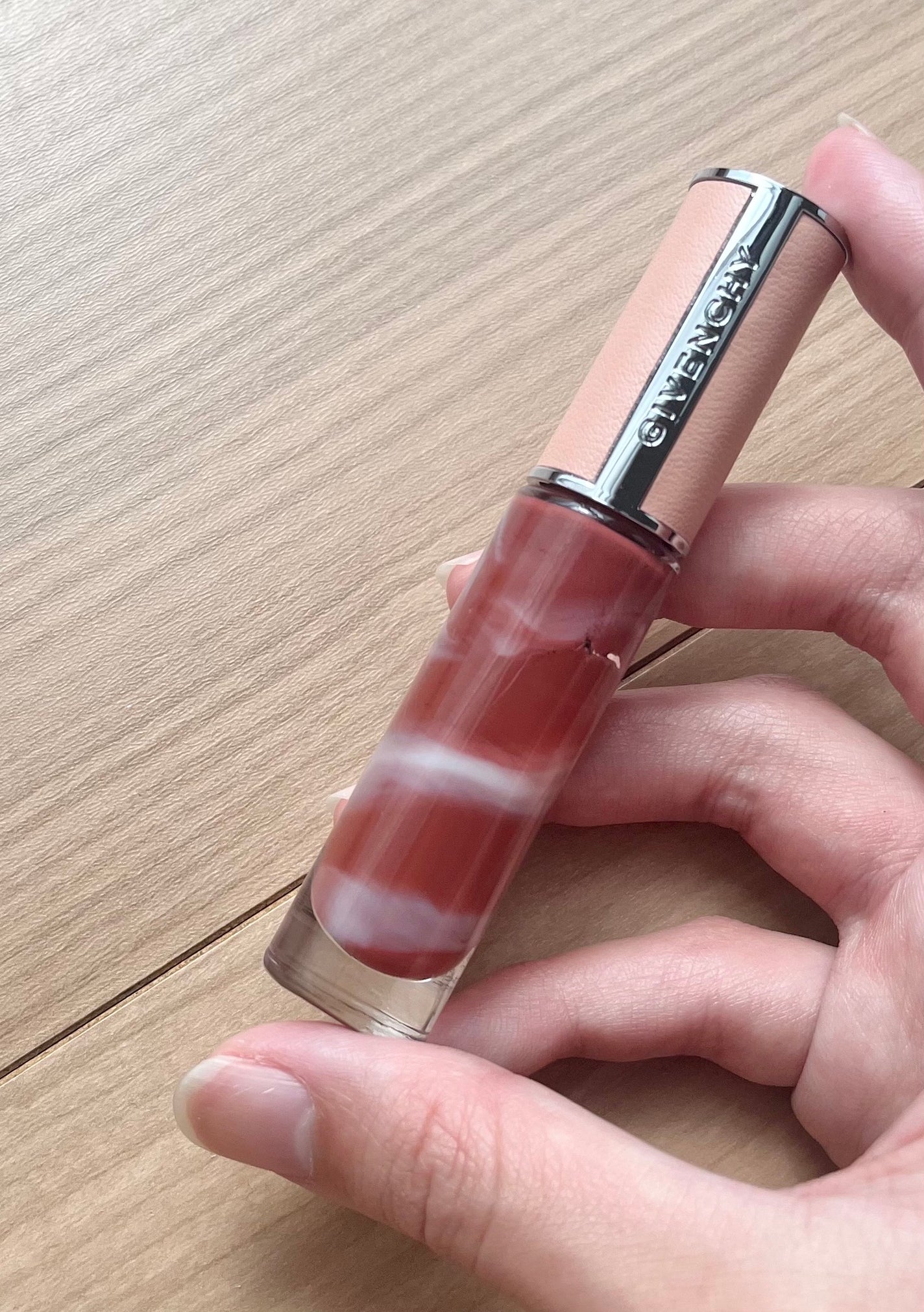 ローズ・パーフェクト・リキッド/GIVENCHY/口紅を使ったクチコミ(2枚目)